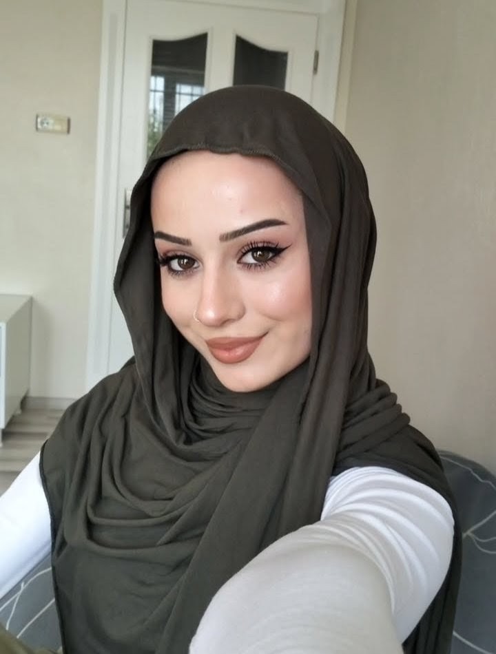 Hopa Şaşırtıcı Bayan Bayan Escort Gülin